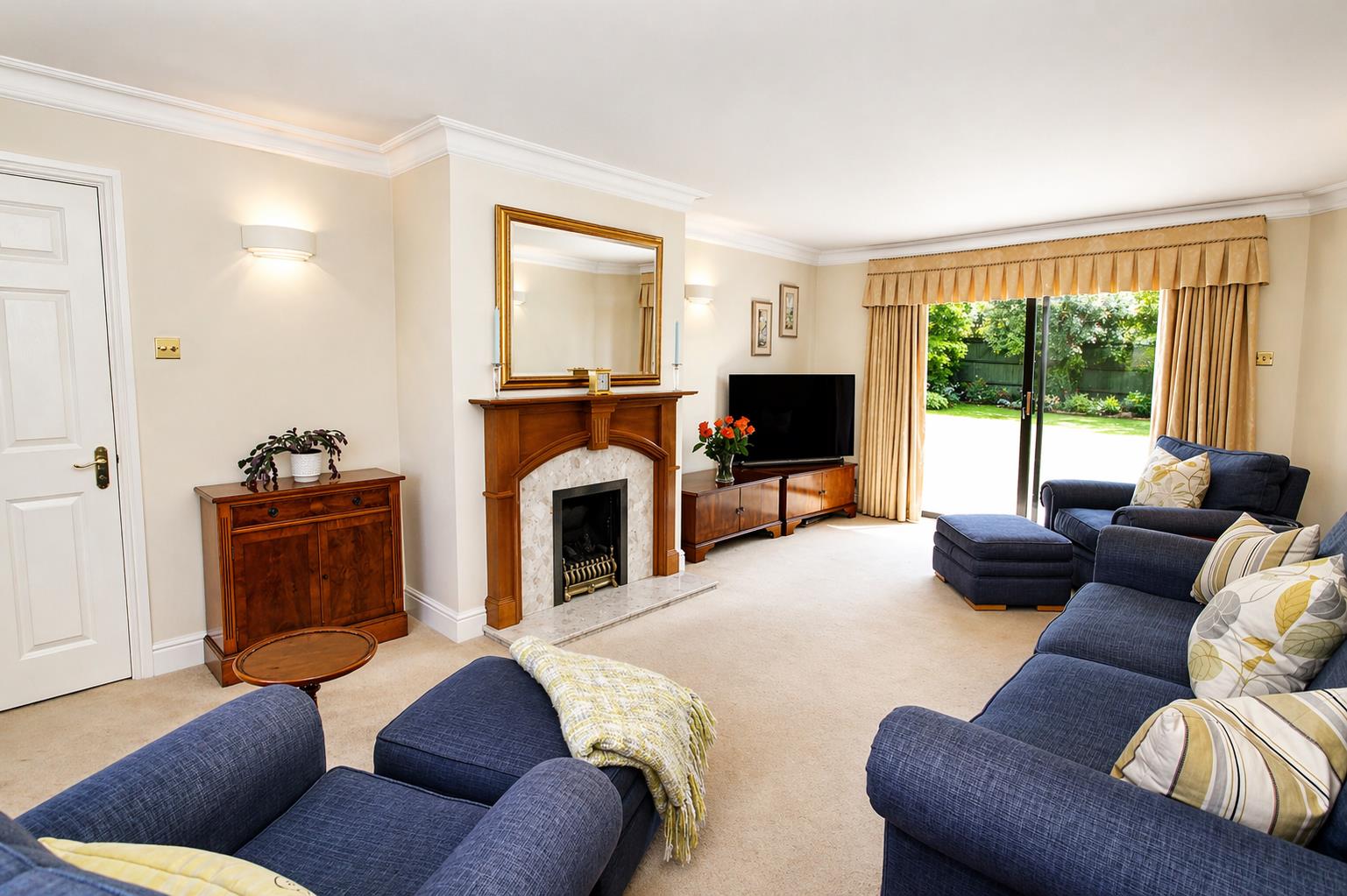 5 bed property in Wellfield Gardens, Carshalton